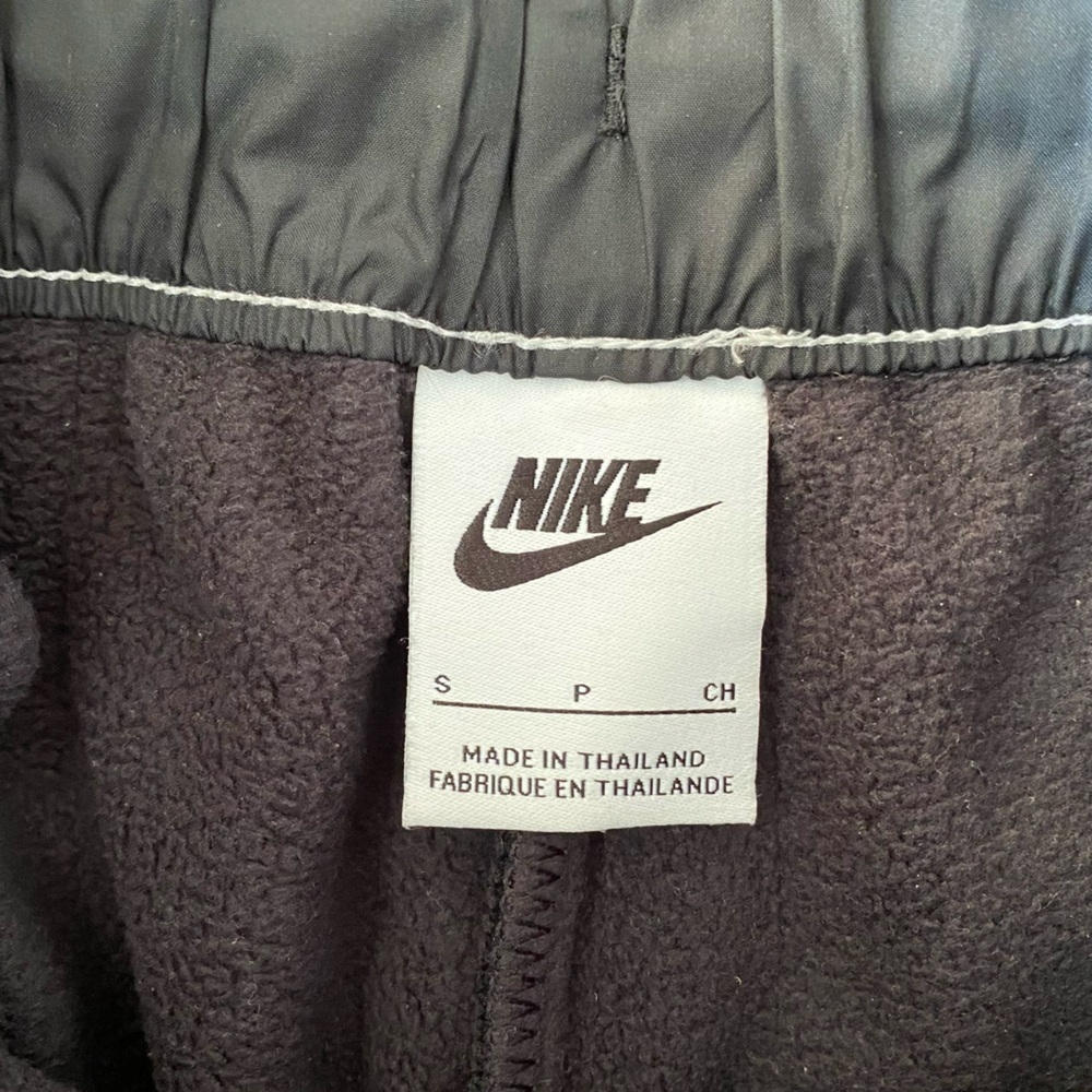 Nike Women’s Pinstripe Black Thermal Joggers – Size Small very warm and soft - Picture 13 of 15